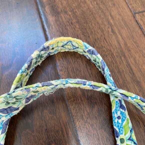 Vera Bradley Large Tote with lots of interior pockets - Picture 11 of 11